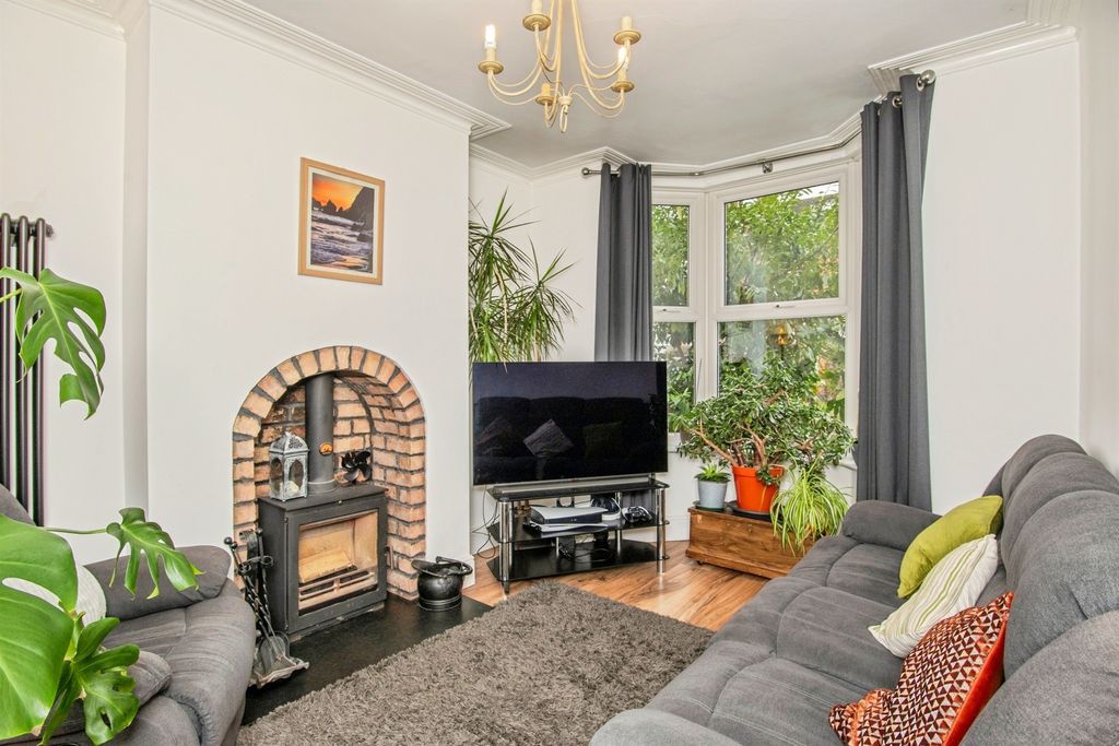 Property photo 2 of 16