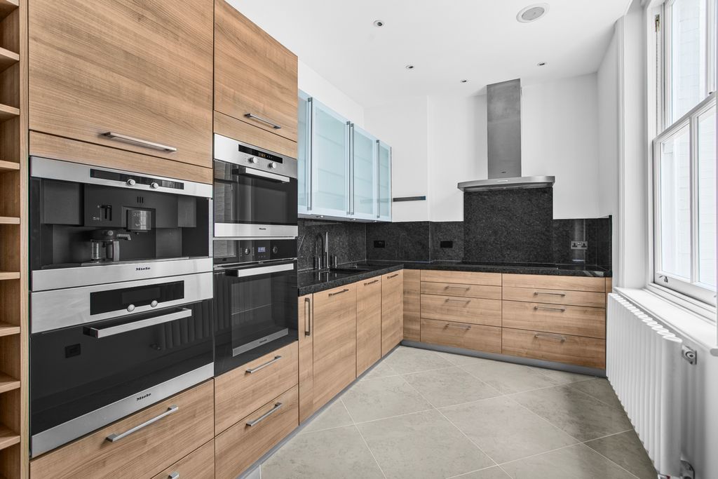 Property photo 2 of 13 8Y3A3644