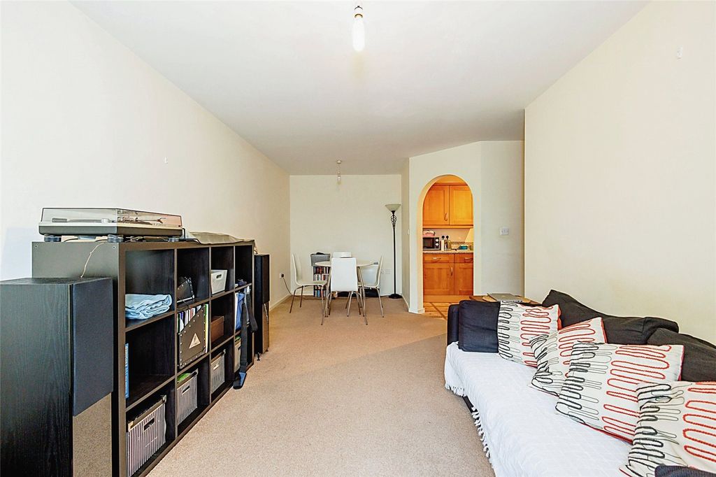 Property photo 3 of 15 Picture No. 12