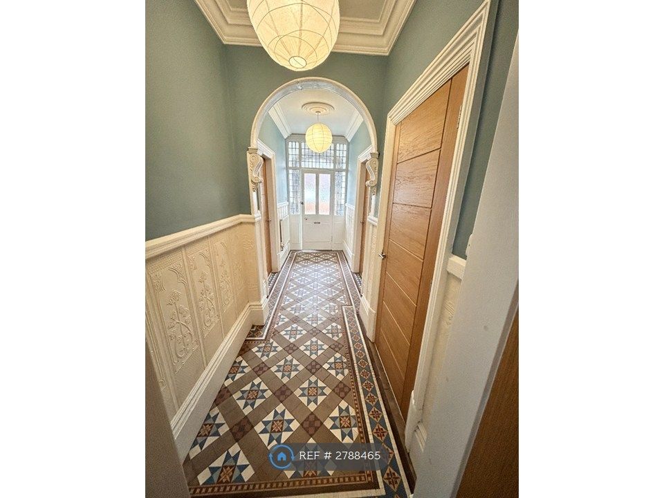 Property photo 3 of 16 Entrance