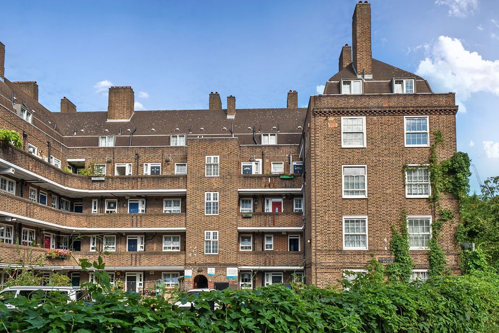 Property photo 1 of 15 External