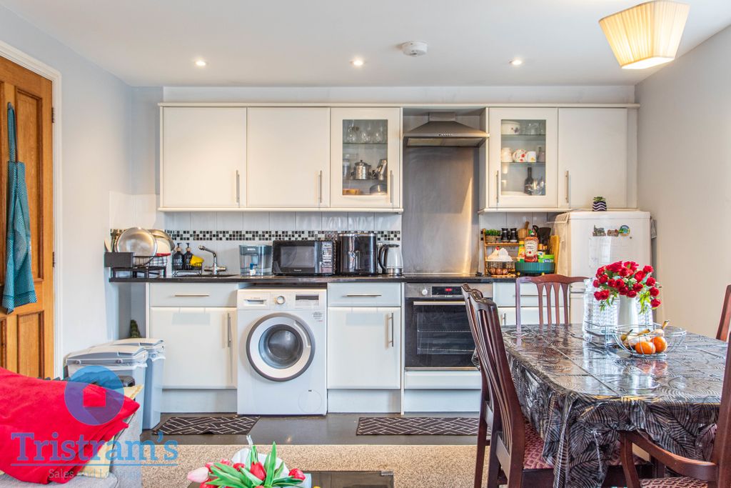 Property photo 3 of 13