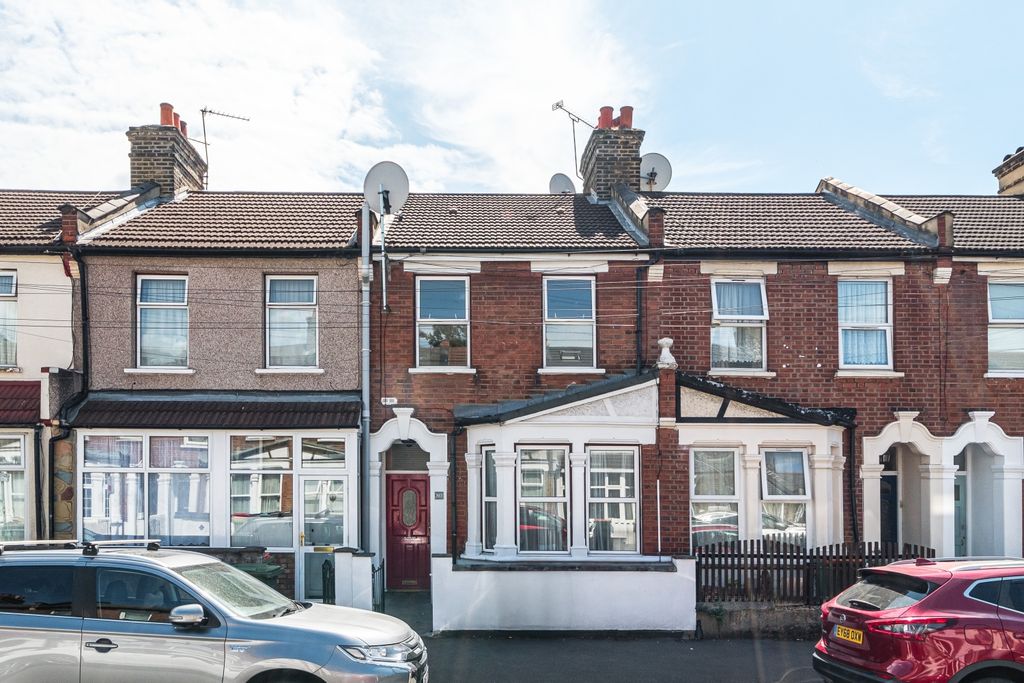 Property photo 2 of 15 80-Wigston-Road-1