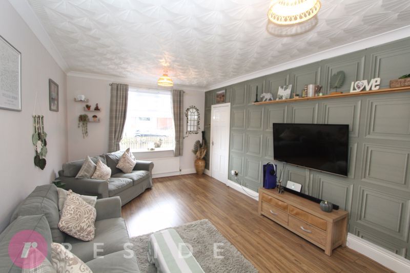 Property photo 2 of 12 Lounge