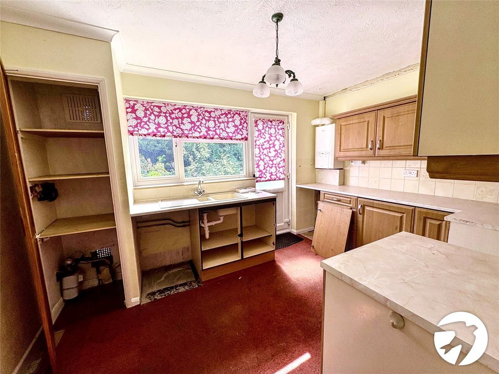 Property photo 3 of 12 Picture 3