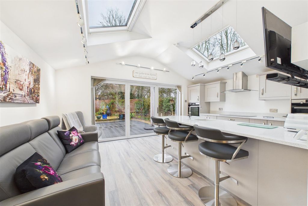 Property photo 2 of 26 Living Kitchen Diner