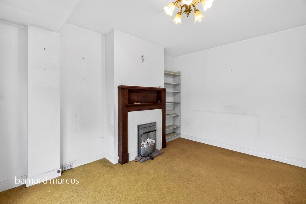 Property photo 3 of 7