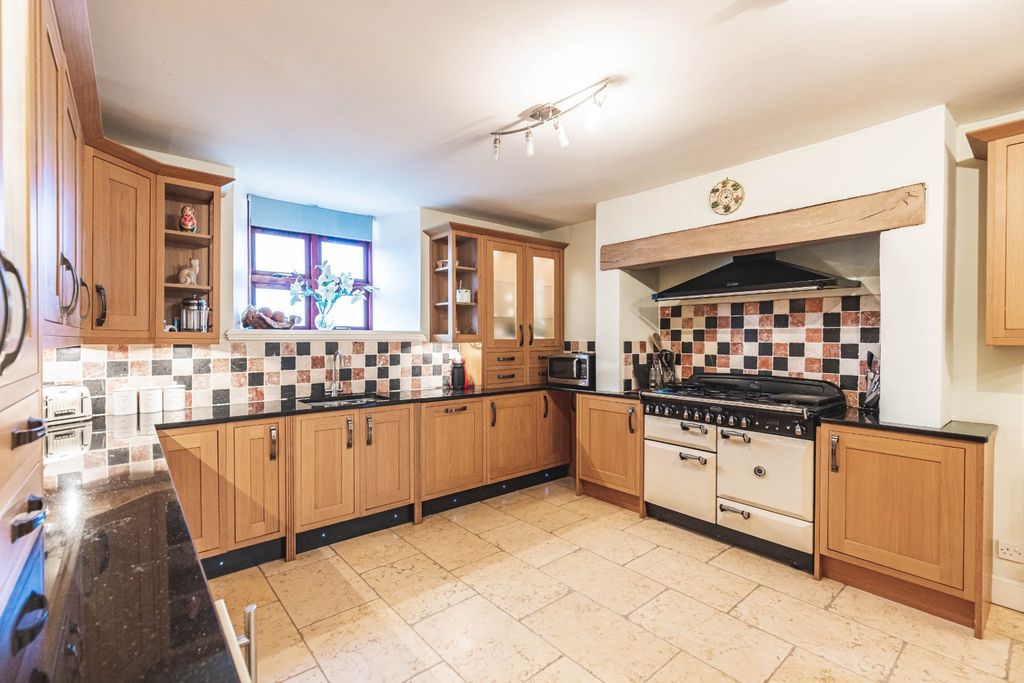 Property photo 3 of 31 Picture No. 08