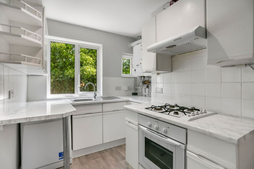 Property photo 3 of 24