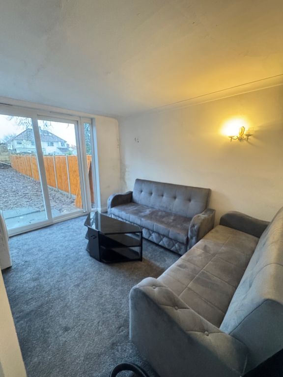 Property photo 2 of 9 Living Room