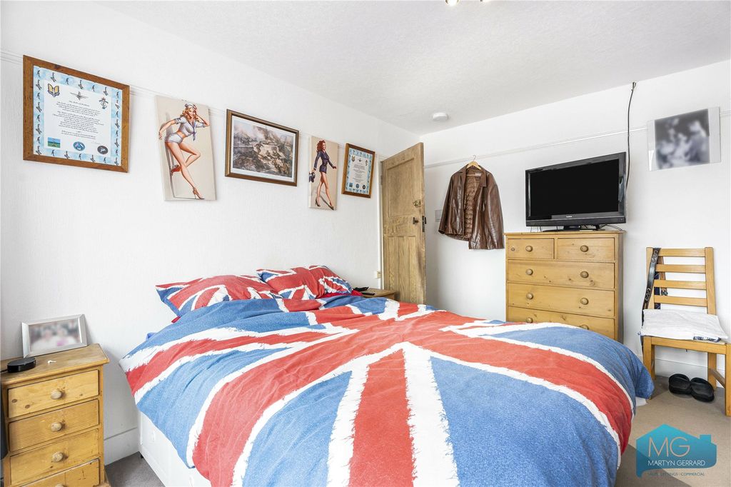 Property photo 3 of 28 Picture No. 13