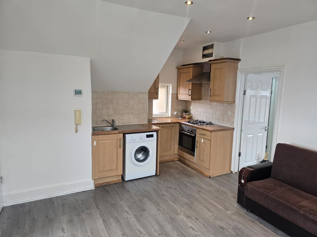 Property photo 3 of 5 Kitchen