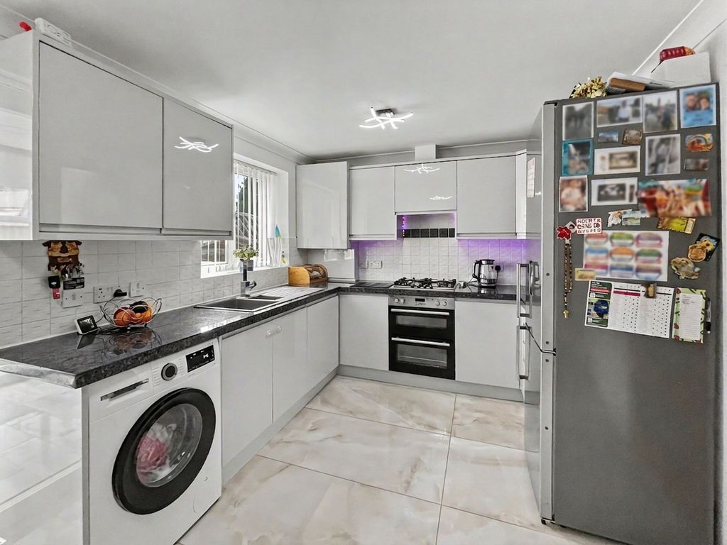 Property photo 2 of 34