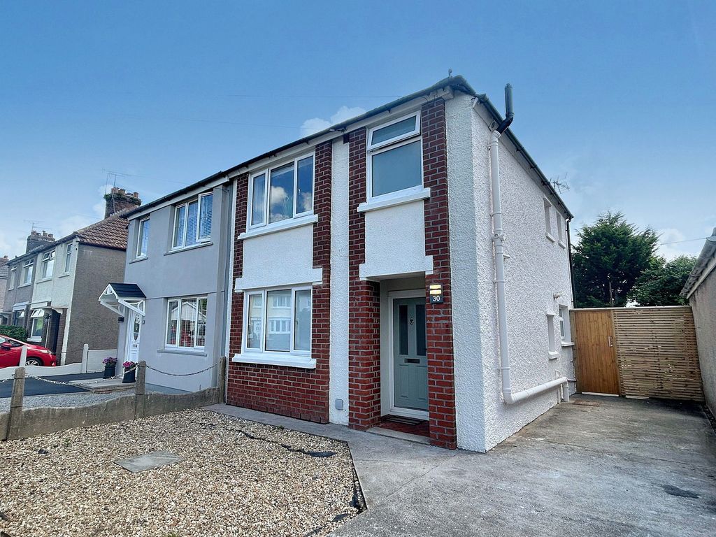 Property photo 2 of 32