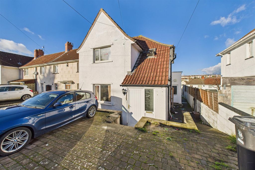 Property photo 2 of 23 52 Lynton Road, Bedminster, Bristol Bs3 5Lt | Free