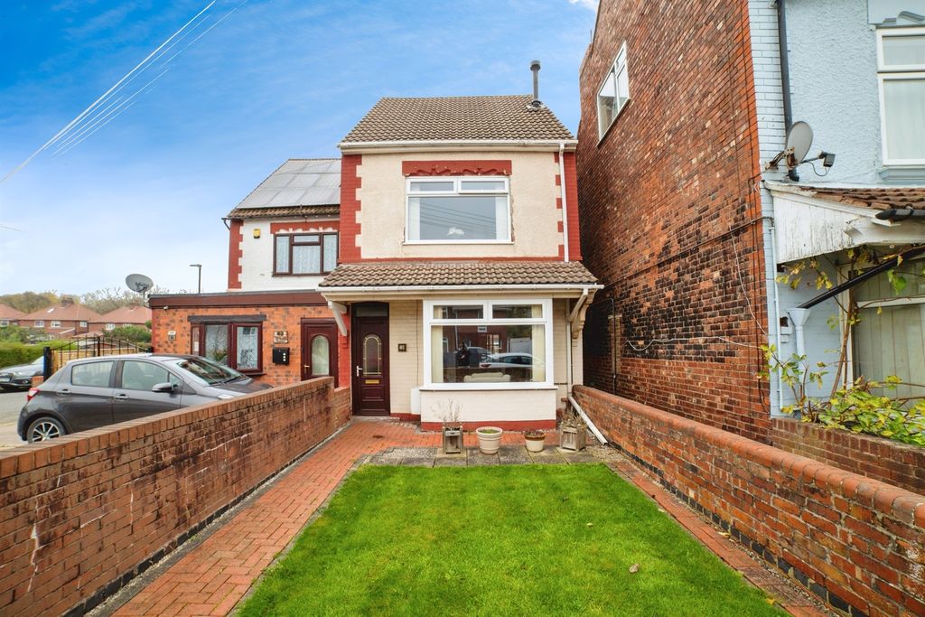 Property photo 1 of 17