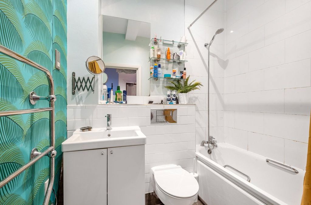Property photo 3 of 8 Bathroom