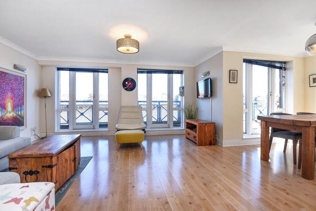 Property photo 2 of 10 Reception