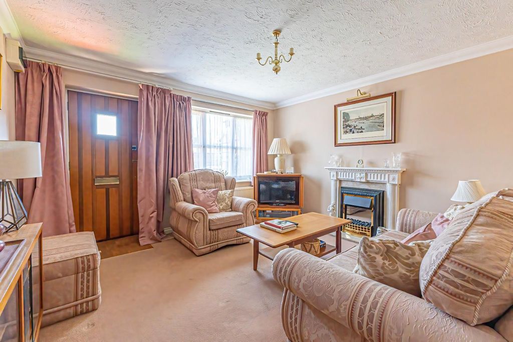 Property photo 2 of 11