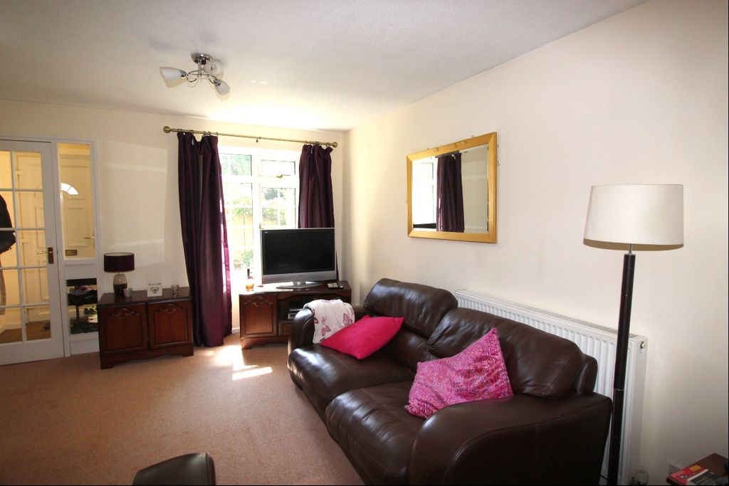 Property photo 2 of 7 Living Room