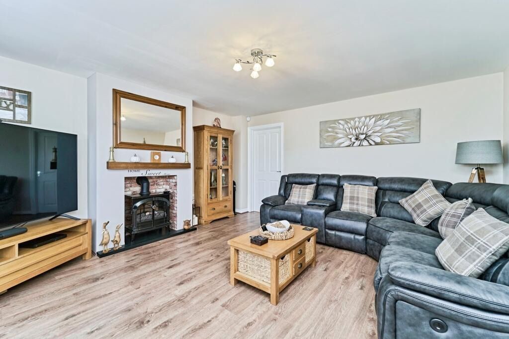 Property photo 3 of 16 4701366