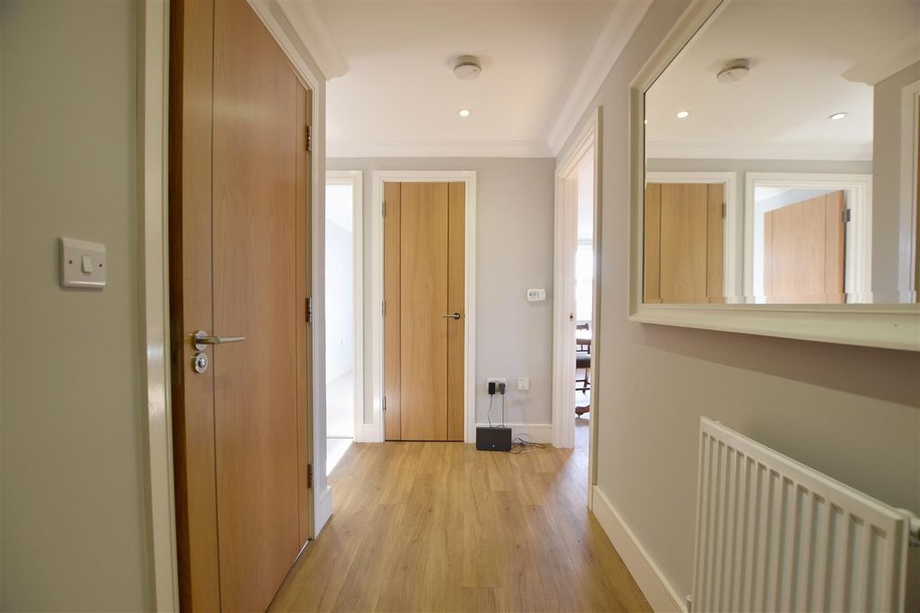 Property photo 3 of 14 Entrance.Jpg