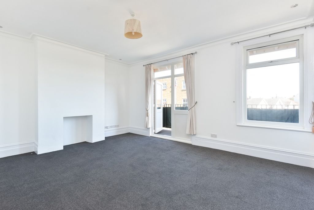 Property photo 2 of 11 5295603