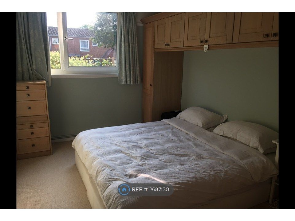 Property photo 3 of 17 Double Bedroom With Storage