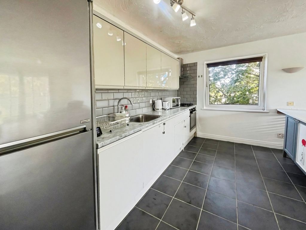 Property photo 2 of 10 Pbox-Img.Jpg