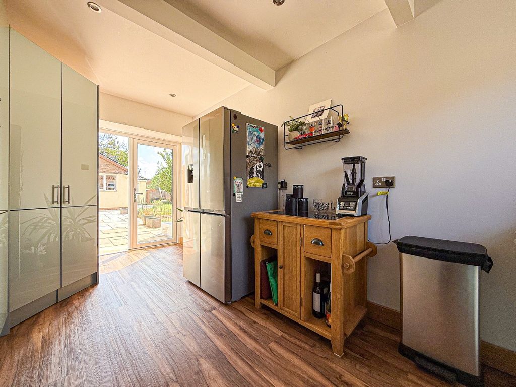 Property photo 2 of 23 4324193
