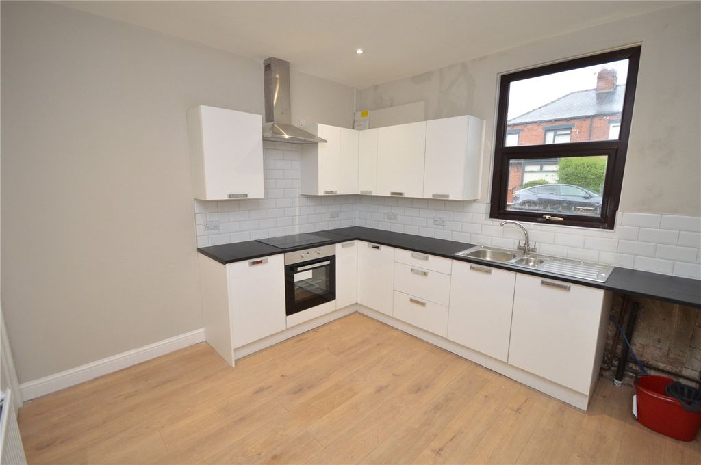 Property photo 3 of 11 Picture No. 10