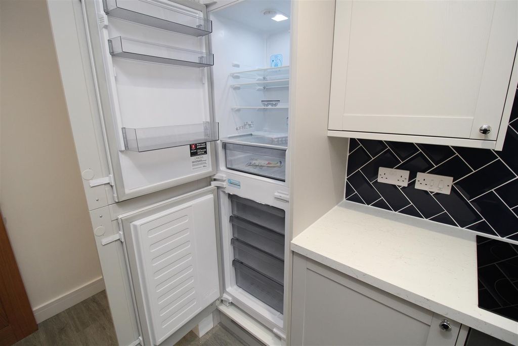 Additional image 11 of 2 bed semi-detached house to rentPoplar Street Troedyrhiw Merthyr Tydfil, Merthyr Tydfil CF48