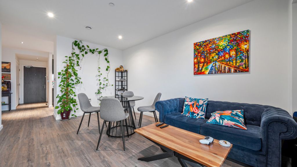 Property photo 3 of 19