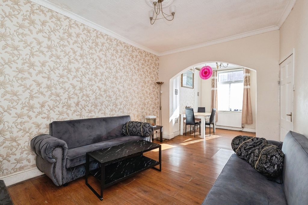 Property photo 2 of 14 Pbox-Img.Jpg