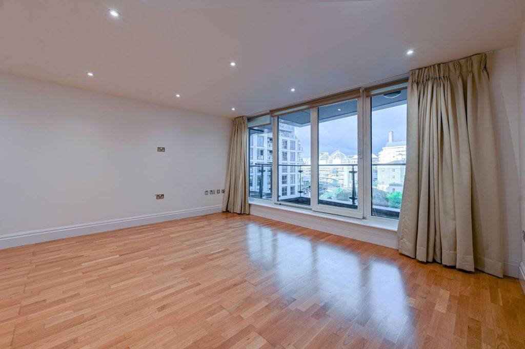 Property photo 2 of 24