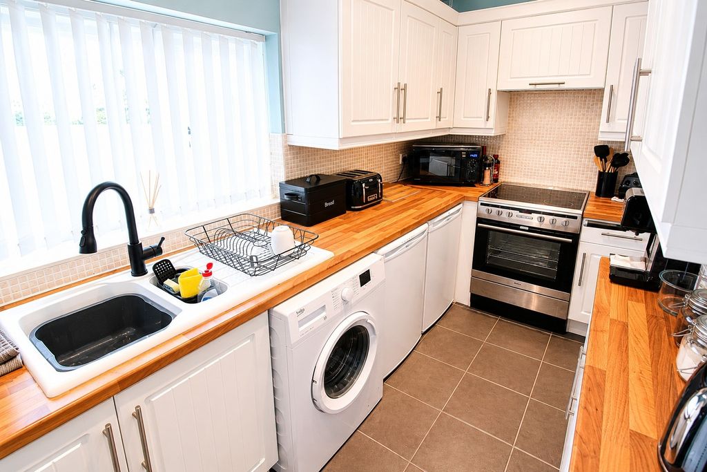 Property photo 3 of 8 5127596