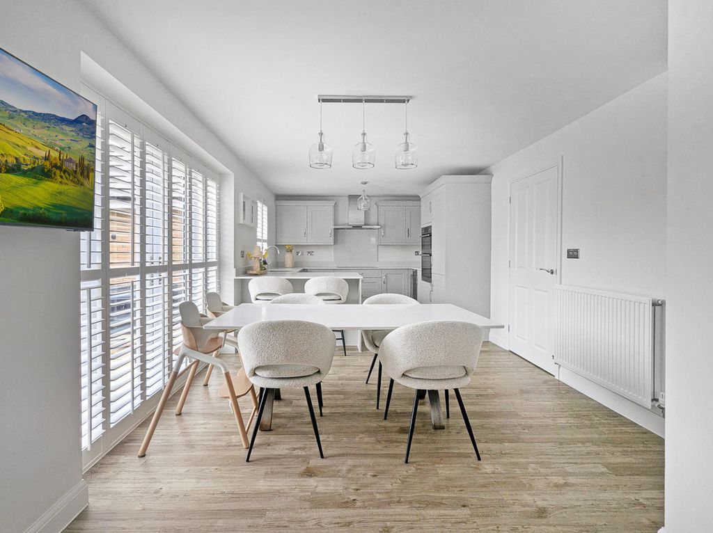 Property photo 1 of 27