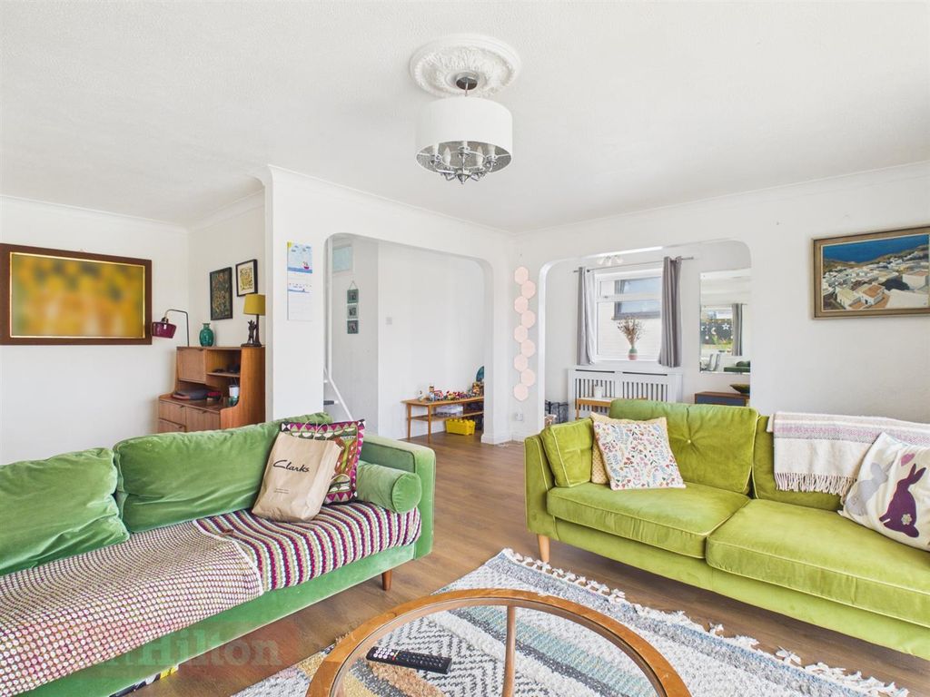 Property photo 3 of 18 Cam02534G0-Pr0748-Still002.Jpg