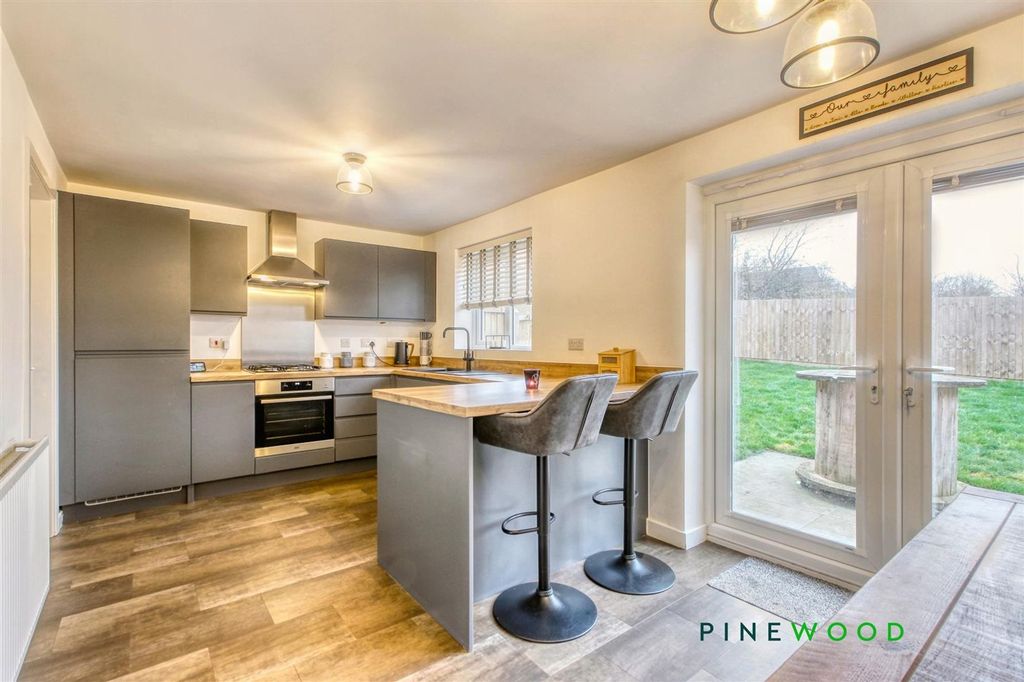 Property photo 2 of 28 Kitchen Diner