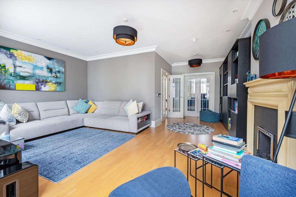 Property photo 3 of 12 Living Room