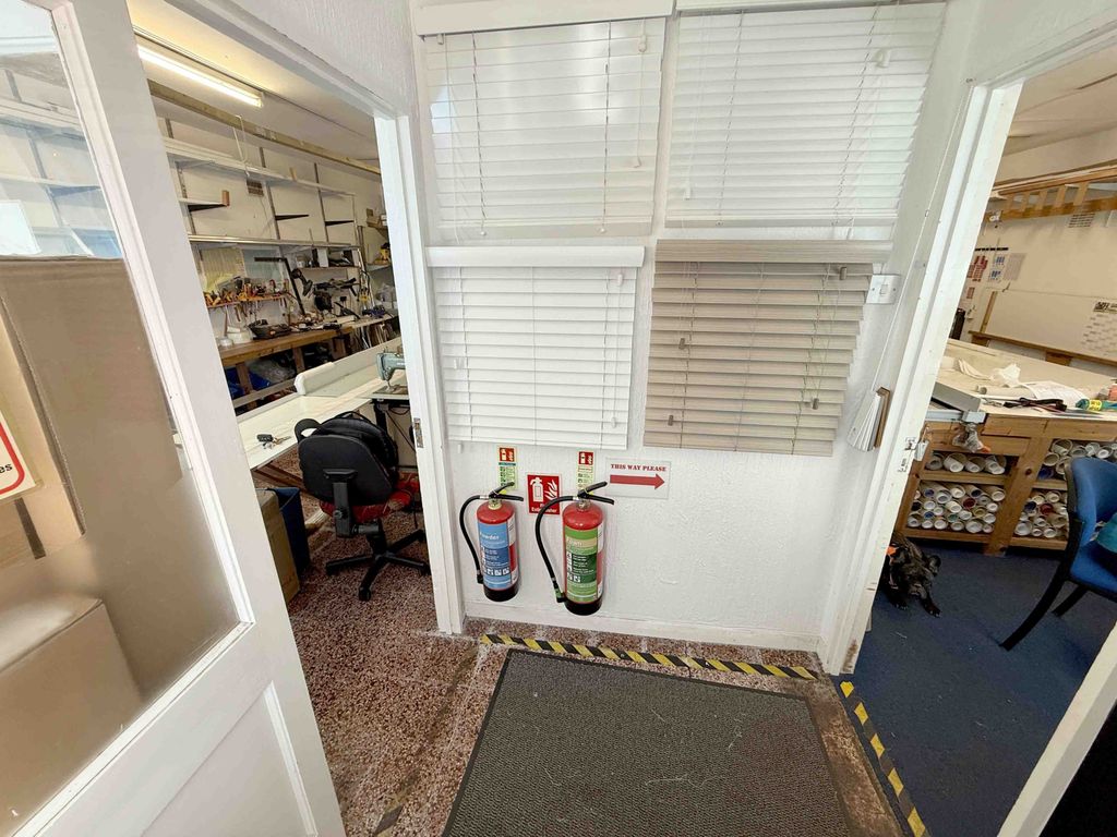 Property photo 3 of 15 Entrance Foyer