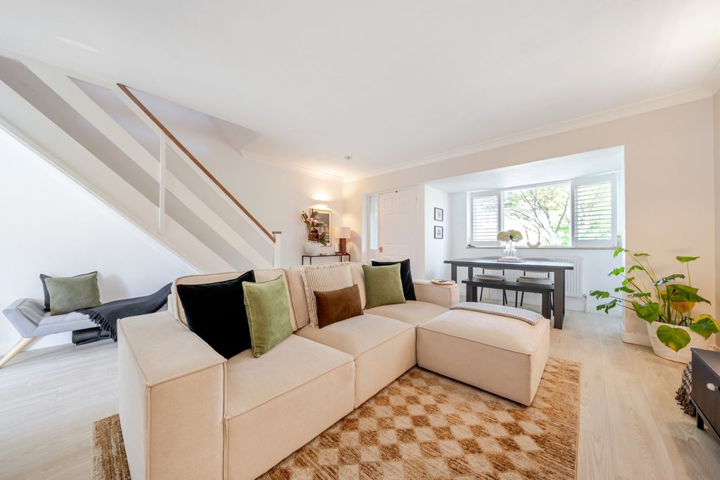 Property photo 2 of 20 1487303-3-6A4E300...