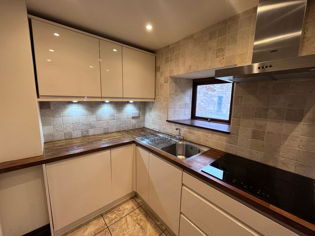 Property photo 2 of 21 Image