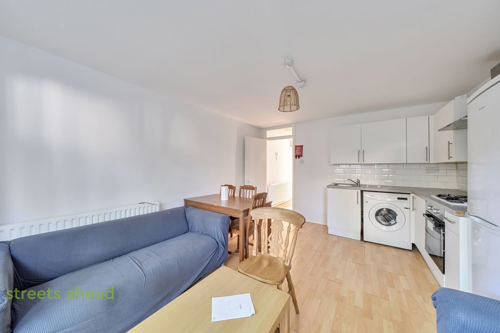 Property photo 3 of 13 F6F0c098-Fa2d-4d9...