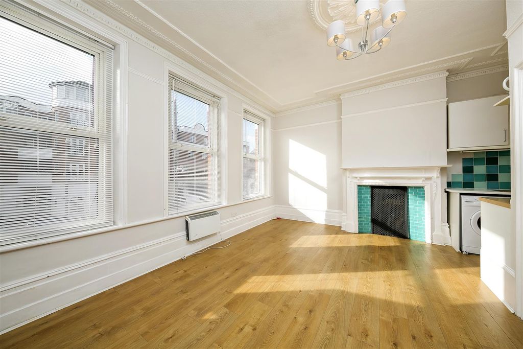 Property photo 1 of 5 1 Bedroom Apartment For Rent