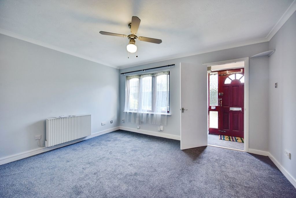 Property photo 3 of 15 Photo