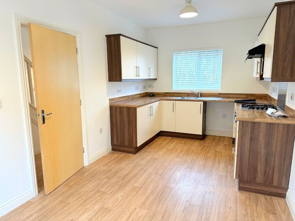 Property photo 2 of 17 Picture No. 43