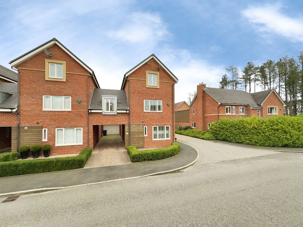 Property photo 1 of 19 Photo 11