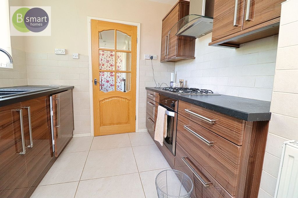 Property photo 2 of 14 Img_2948