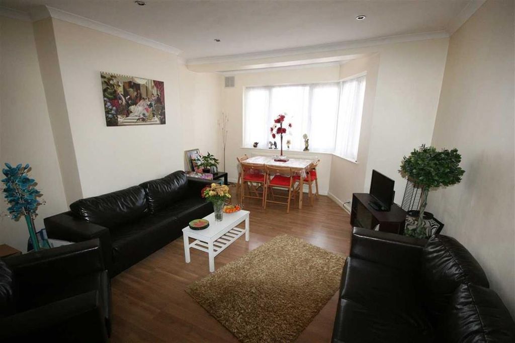 Property photo 2 of 4